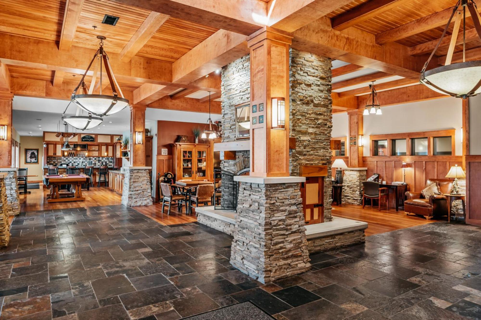 Tamarack Lodge Traverse City Exterior photo