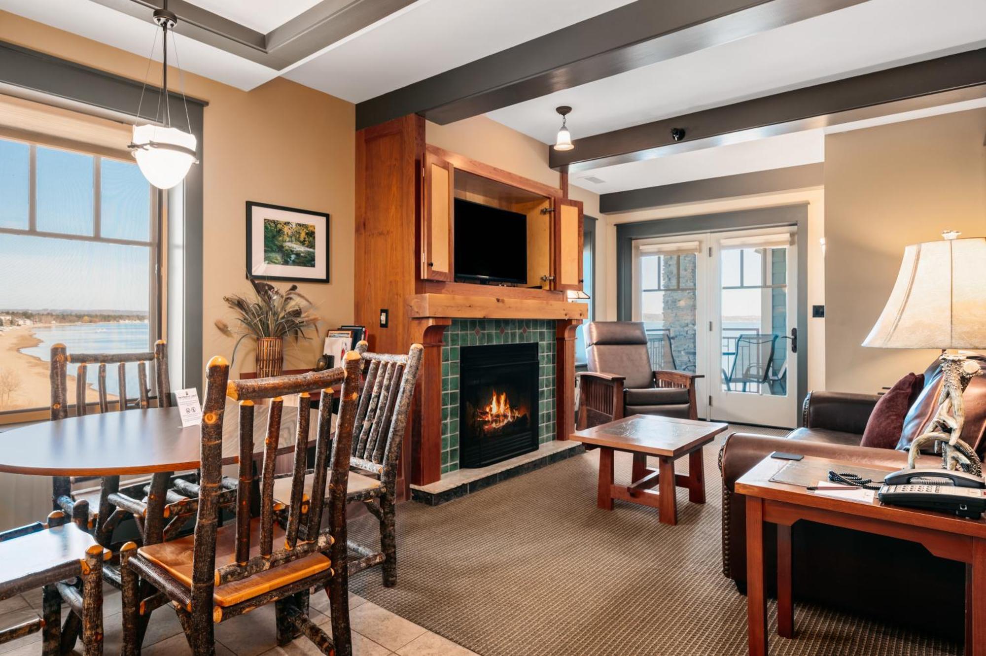 Tamarack Lodge Traverse City Room photo